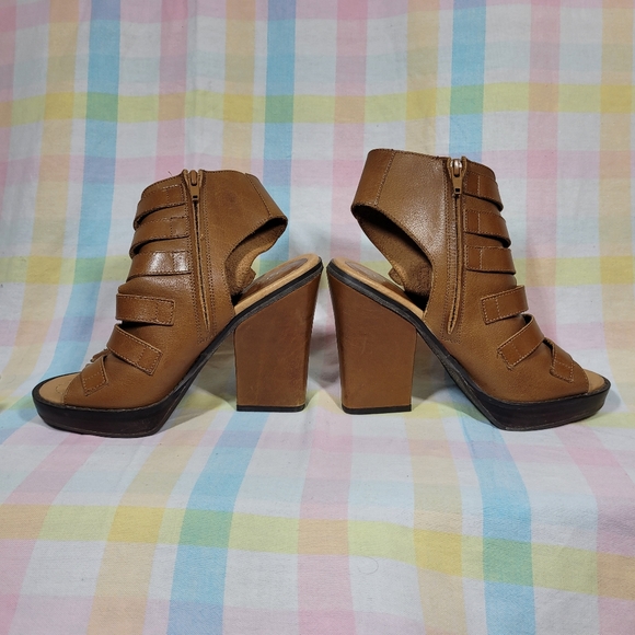 ALDO genuine leather gladiator open toe brown buckle up heeled sandals - Picture 4 of 8